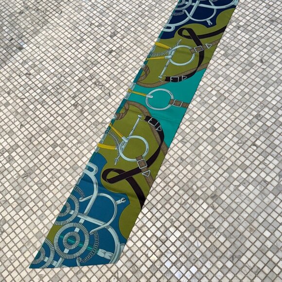 Hermès Blue Green Eperon D'Or Maxi Twilly Silk Scarf - Picture 5 of 10